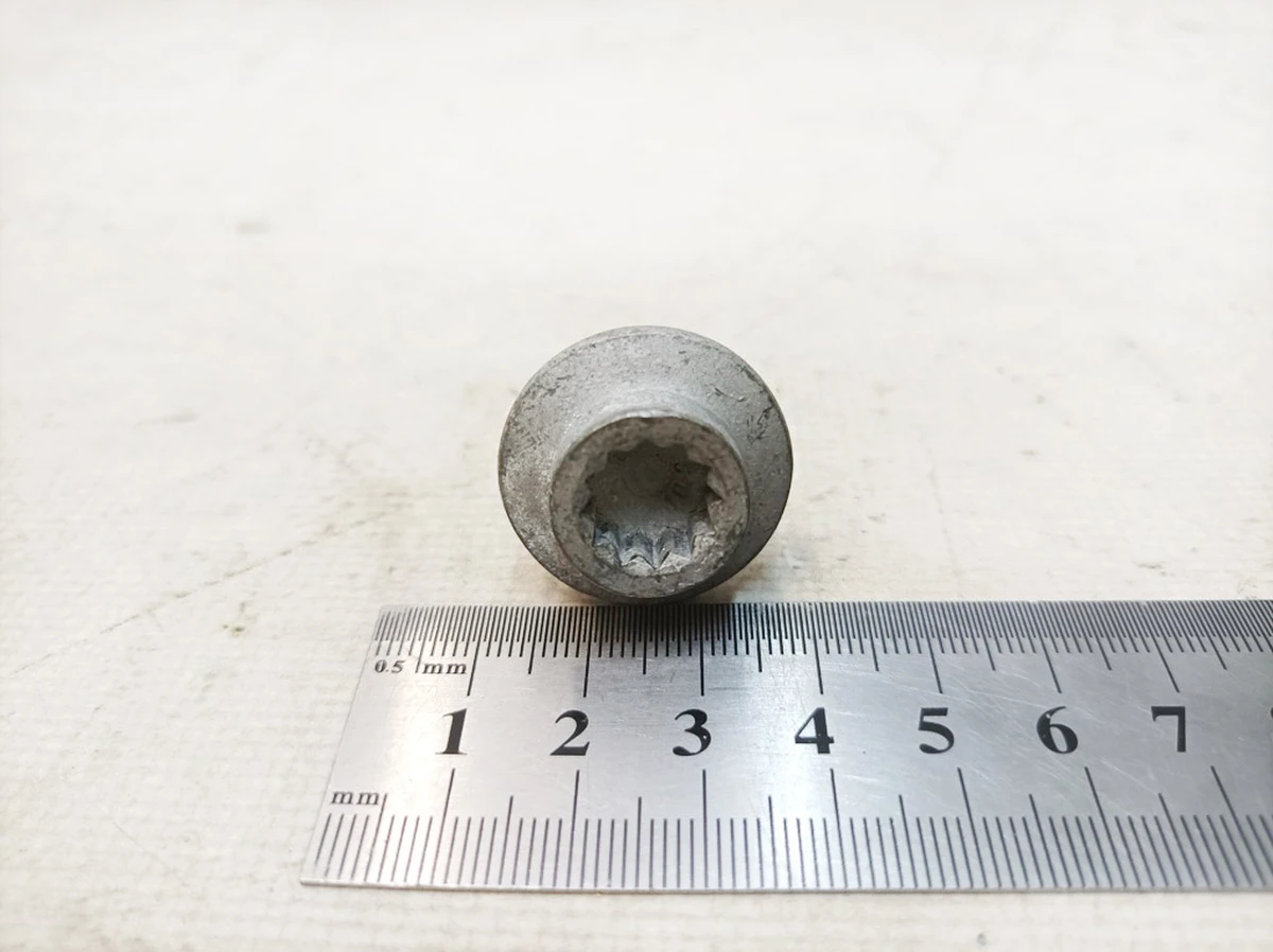 Flanged socket head bolt M10X35 Audi E-tron N91066101