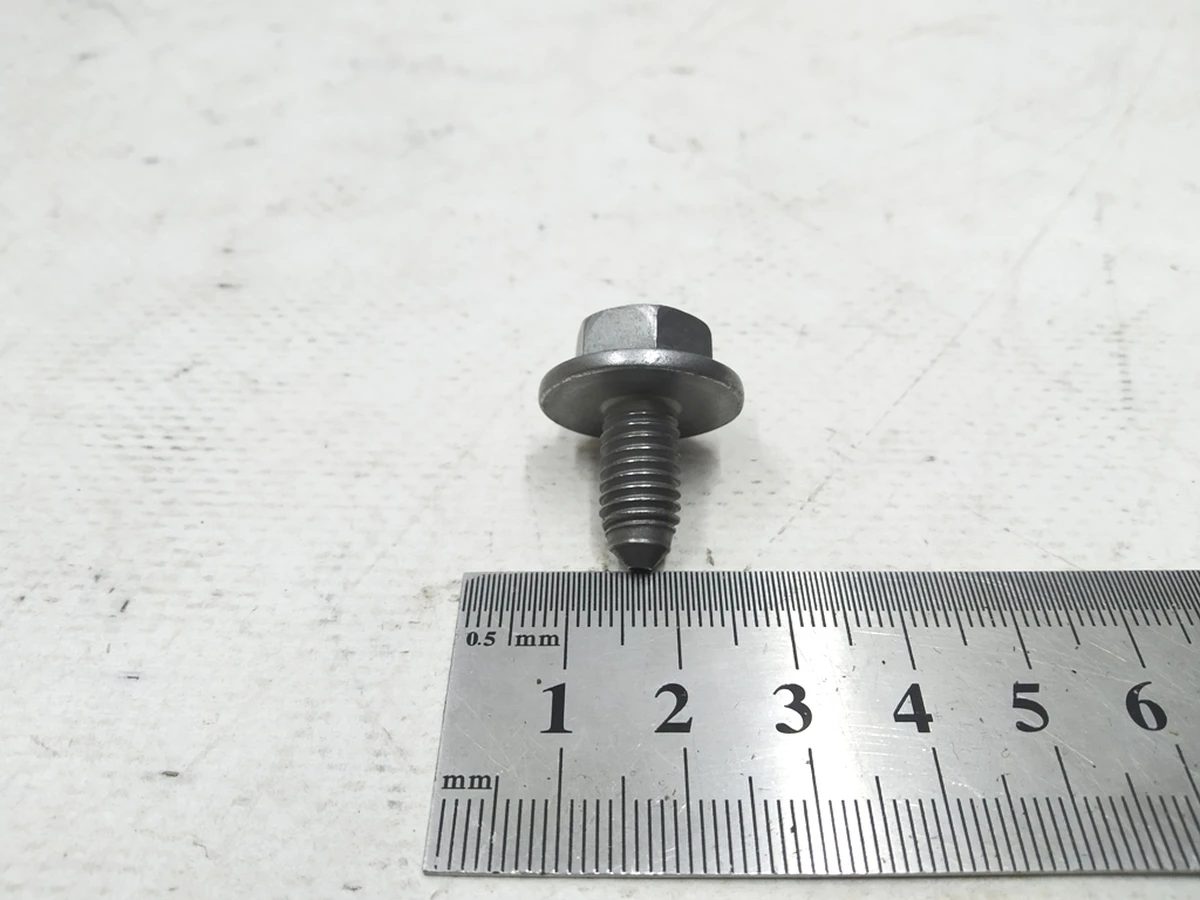 Hexagon flange bolt M8X16 Audi E-tron N91079301