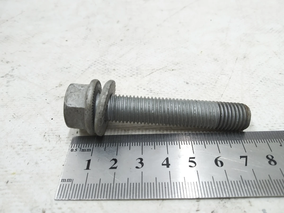 Болт с шестигранной головкой с шайбой самостопорящийся M12X1.5X62 Audi E-tron N91126801