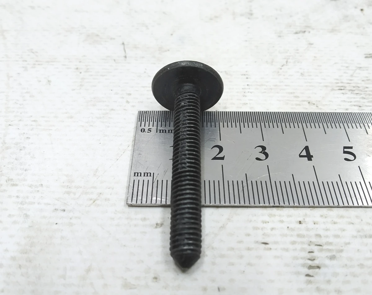 Винт с полукруглой головкой и внутренней TORX M6X42 Audi E-tron N91146301