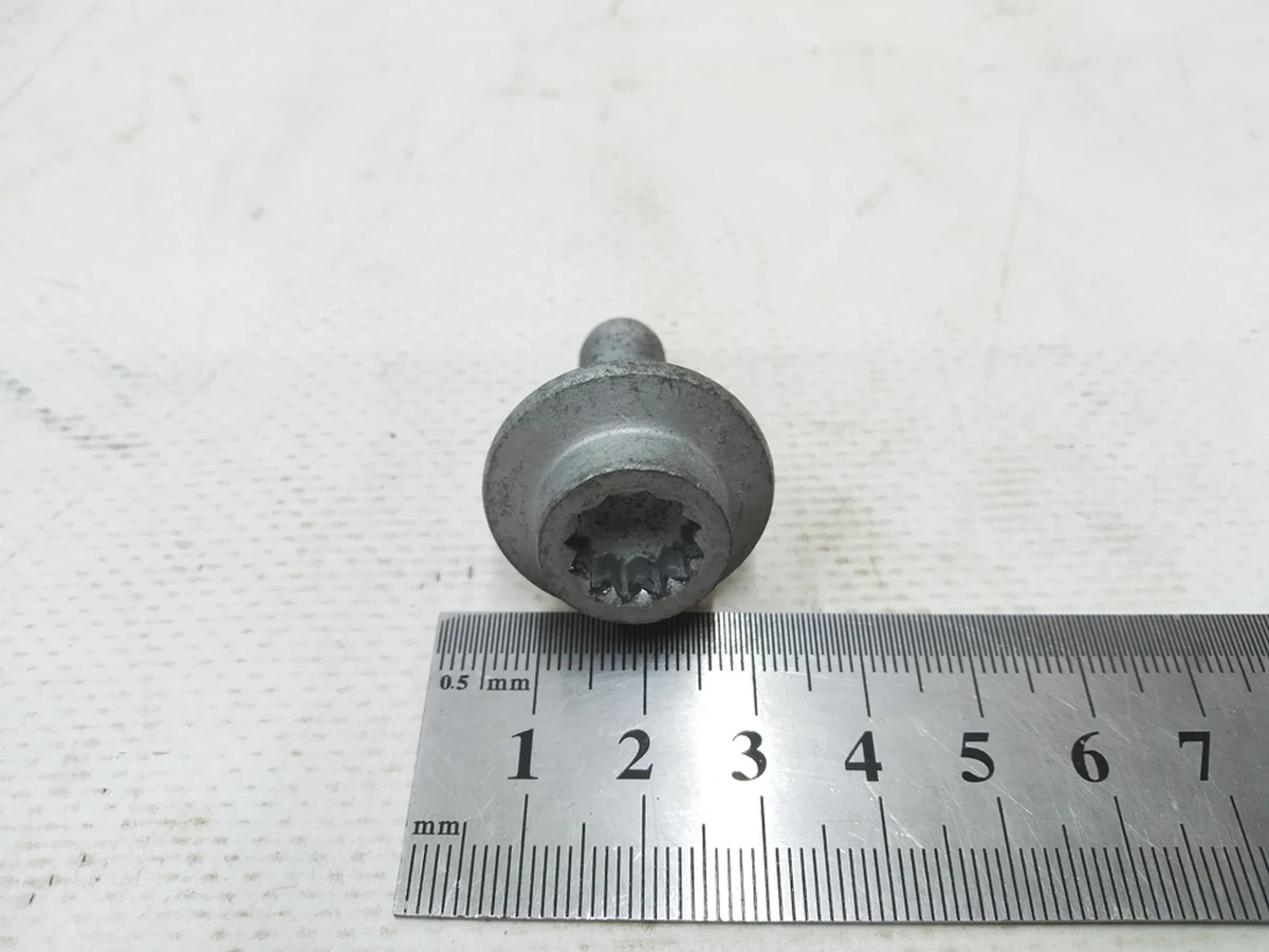 Bolt with a cylindrical head with a shoulder and an internal polyhedron M10X30 Audi E-tron N91146901