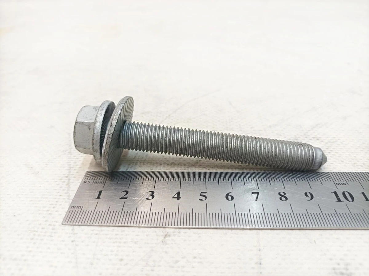 Болт с шестигранной головкой с шайбой M12X1,5X90 Audi E-tron N91184301