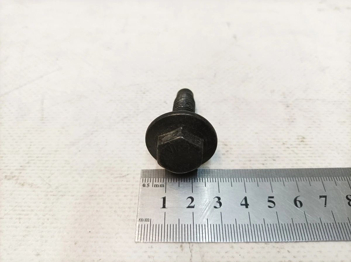 Гвинт із шестигранною головкою M10X35 Audi E-tron N91196402