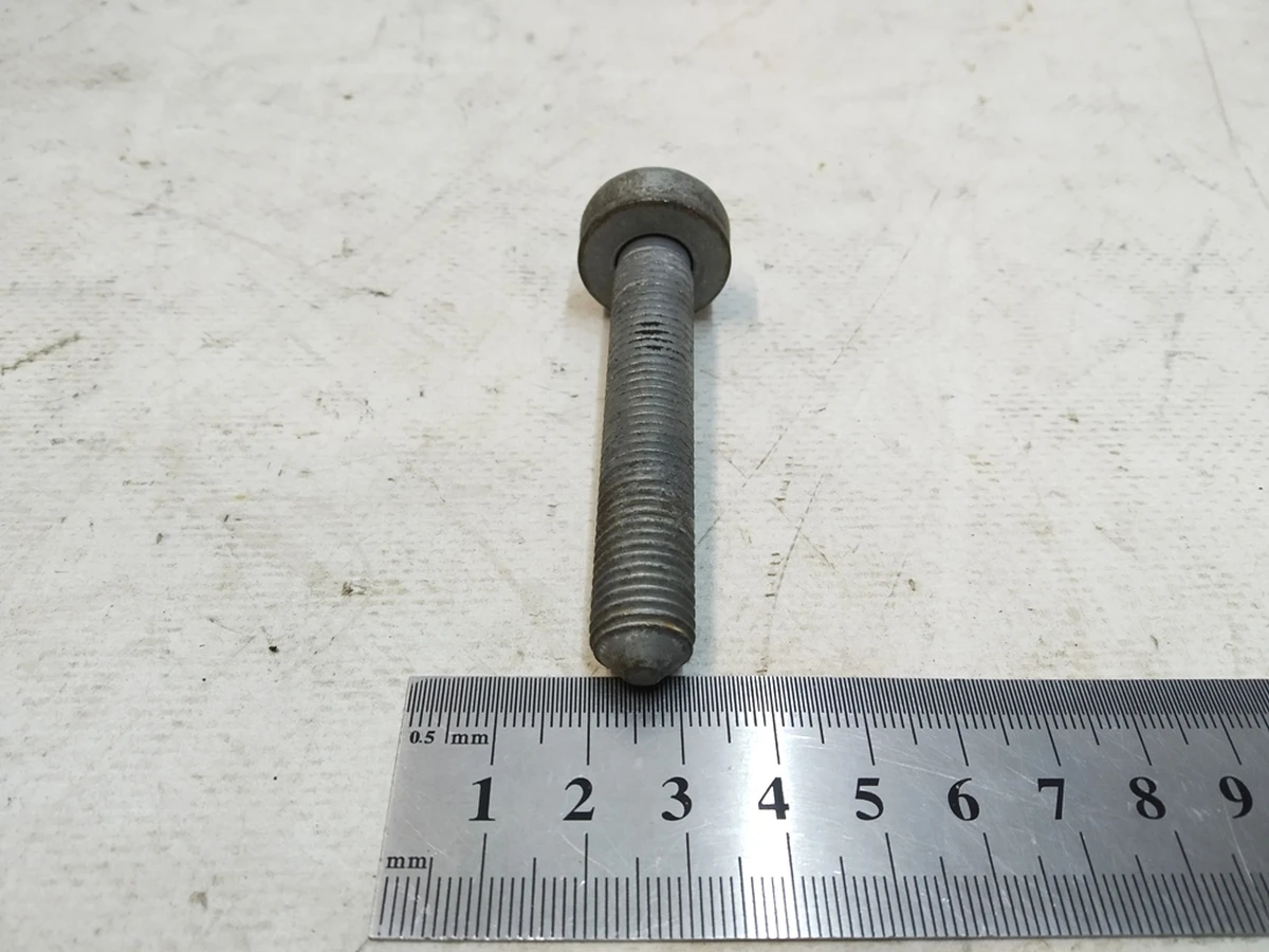 Гвинт із циліндричною головкою із внутрішнім багатогранником із шайбою Audi Q7 N91210501