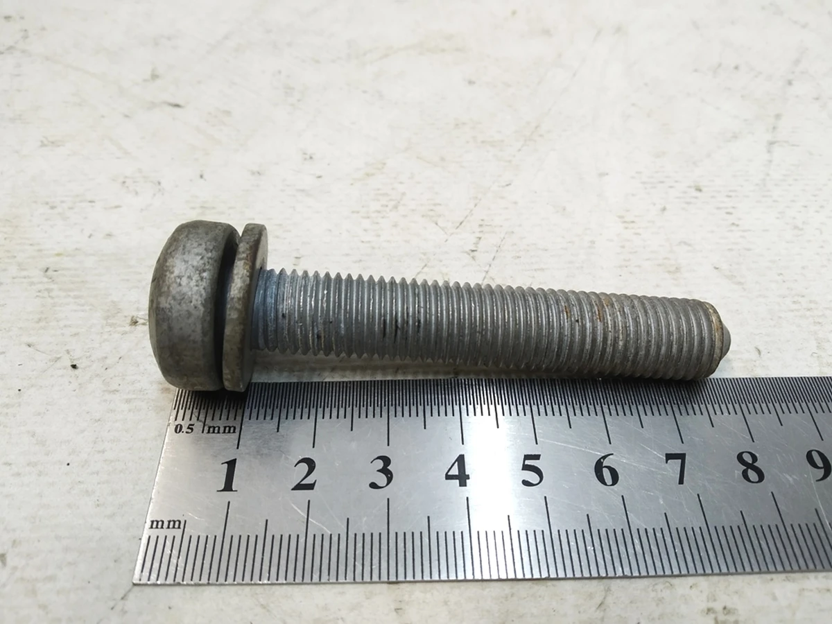 Гвинт із циліндричною головкою із внутрішнім багатогранником із шайбою Audi Q7 N91210501