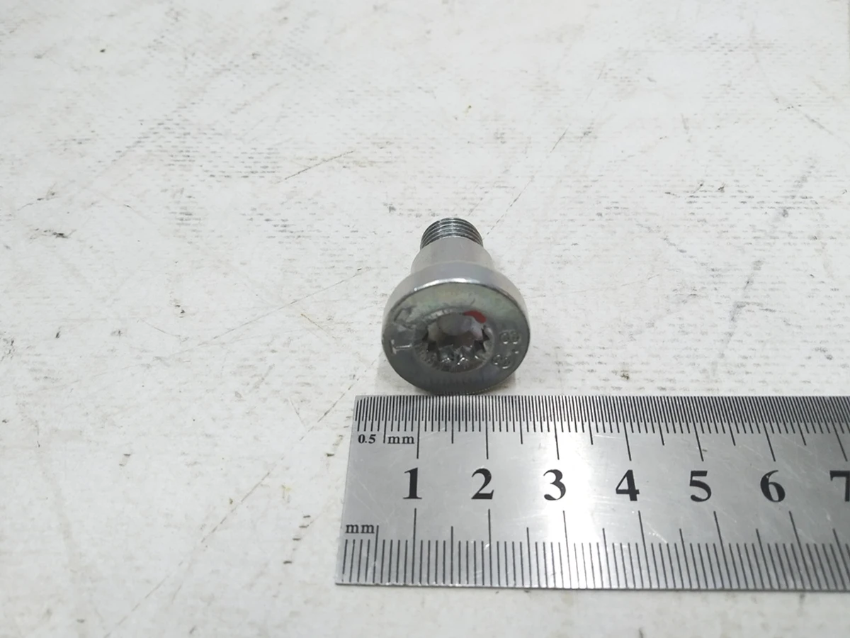 Винт с цилиндрической головкой с буртиком и внутренним многогранником 7/16 20Х22 Audi E-tron N91235501