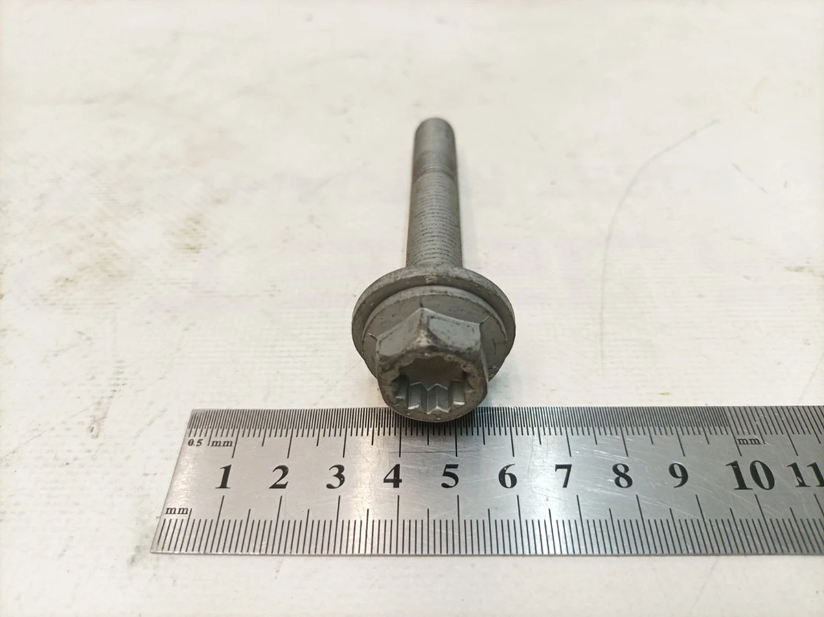 Винт с шестигранной головкой буртиком и внутренним шестигранником (Duo) M12X1.5X90 Porsche Taycan N91244301