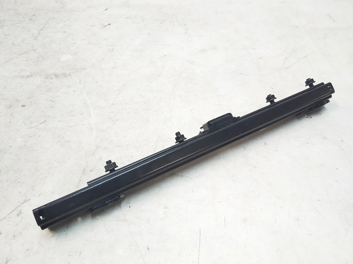 Салазка пасажирського сидіння права Tesla model S, model S REST, model X 1132306