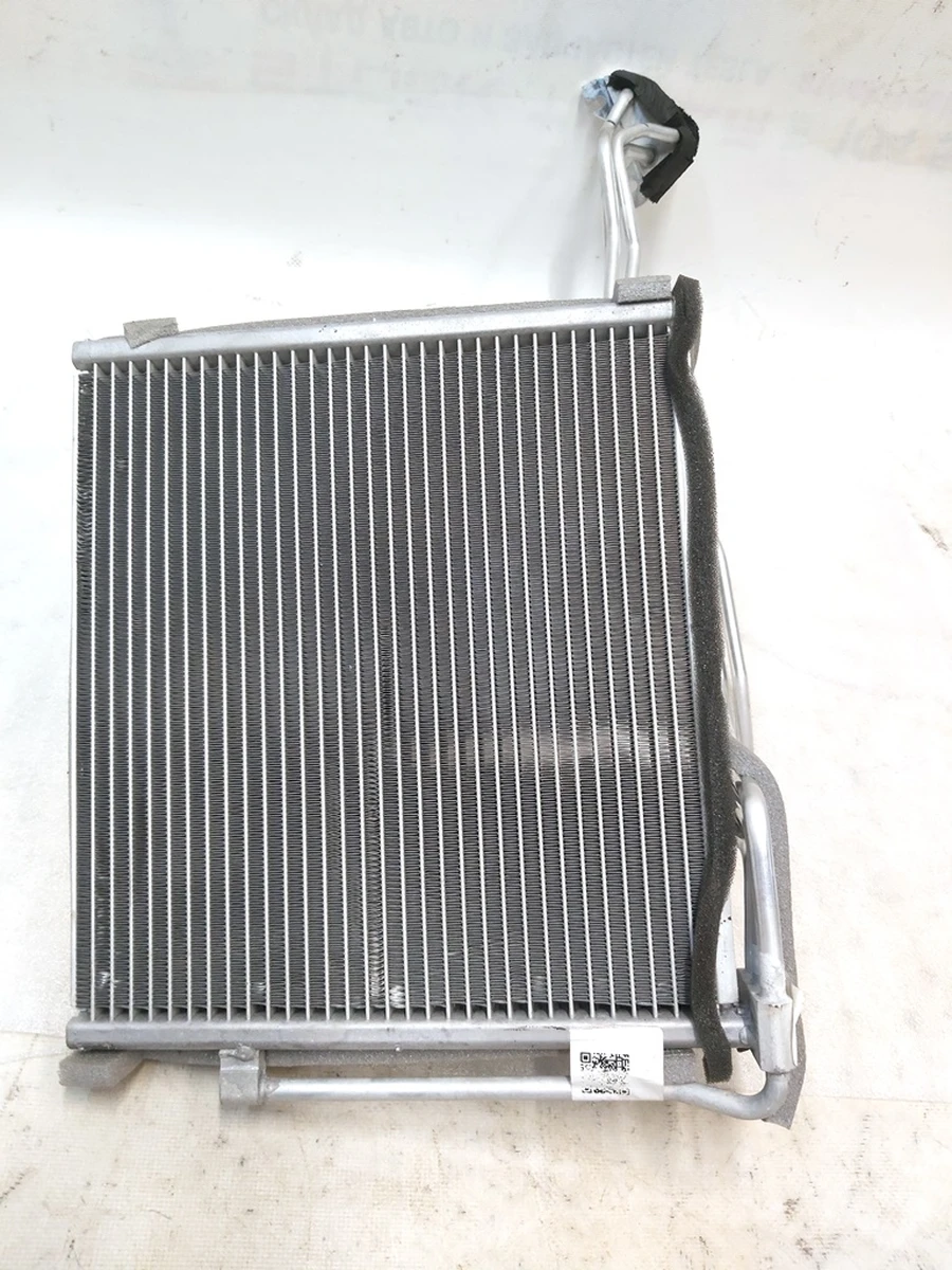 6 Радіатор кліматичної установки (печки) салону Tesla model 3 1099999