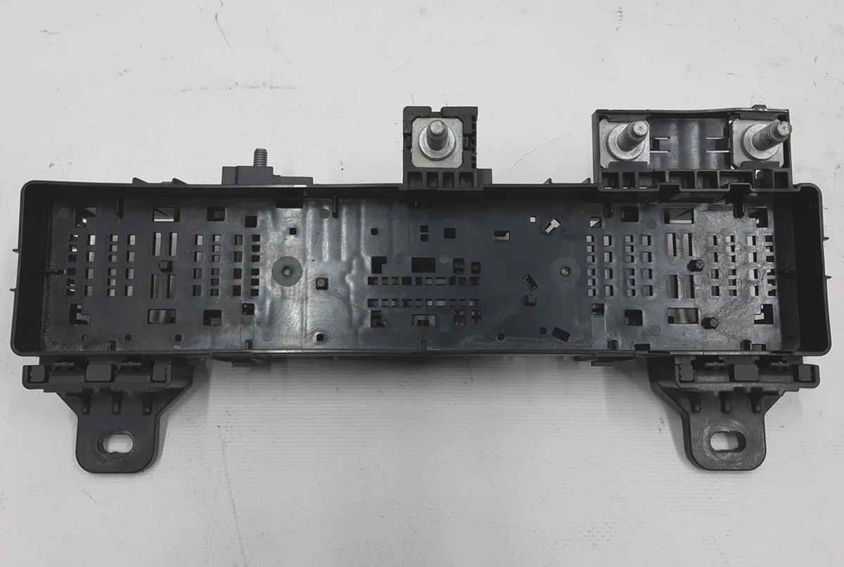 2 Корпус запобіжного блоку EFUSE Tesla model X S REST 1094405-00-F