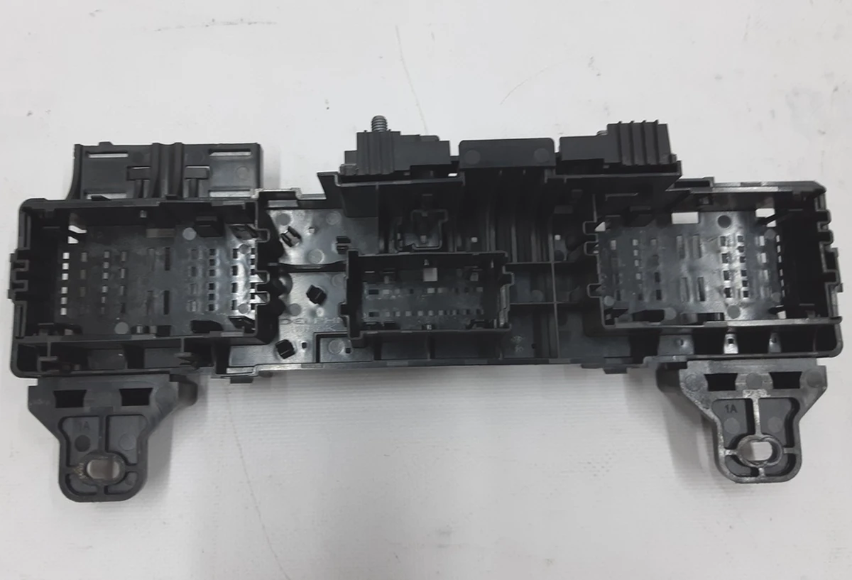 2 Корпус запобіжного блоку EFUSE Tesla model X S REST 1094405-00-F
