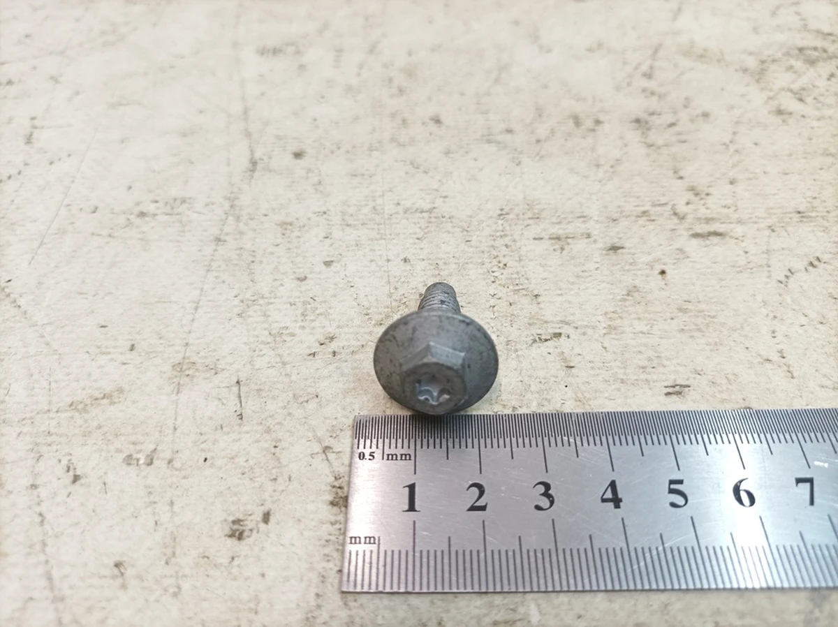 Hex Bolt M8X20 Porsche Taycan PAD837359