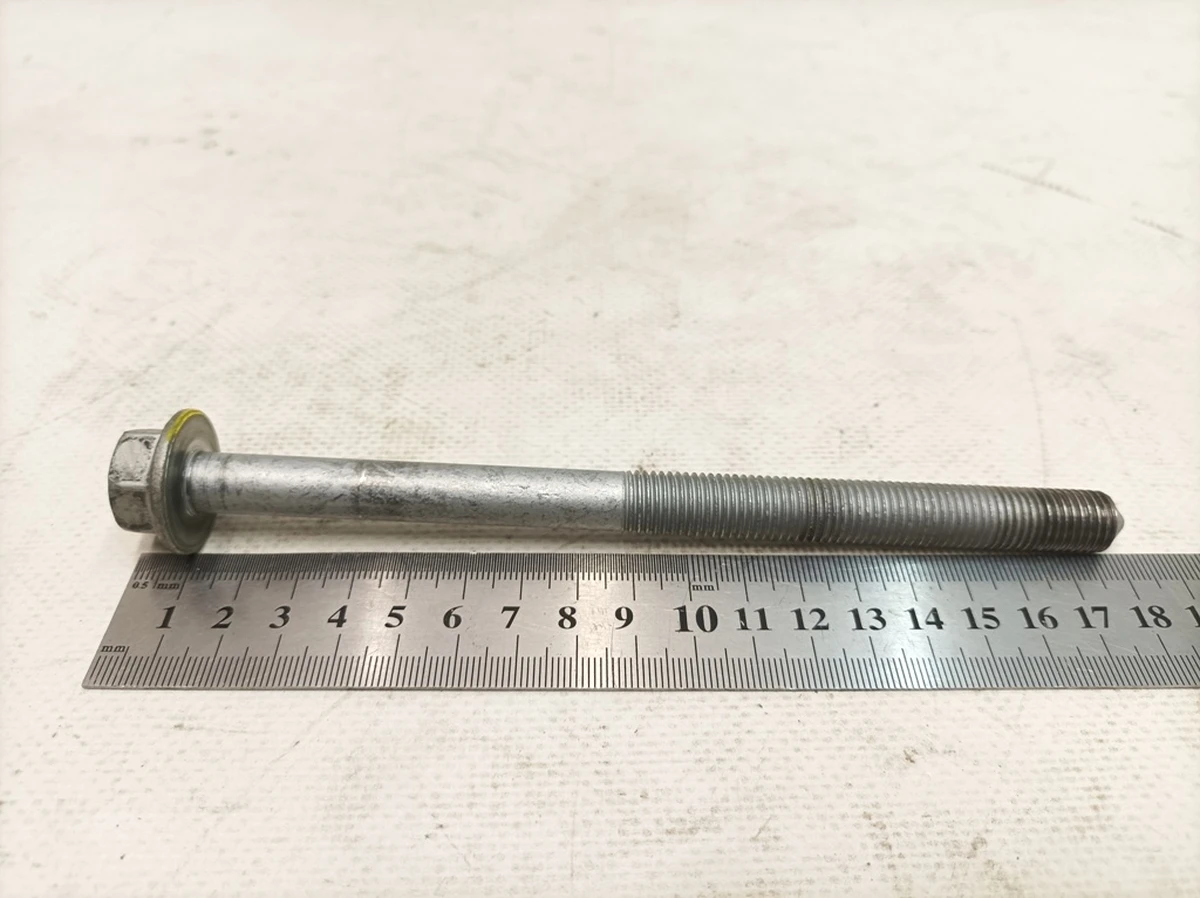 Винт с шестигранной головкой с буртиком M12X1,5X170X90 Porsche Taycan PAF107169