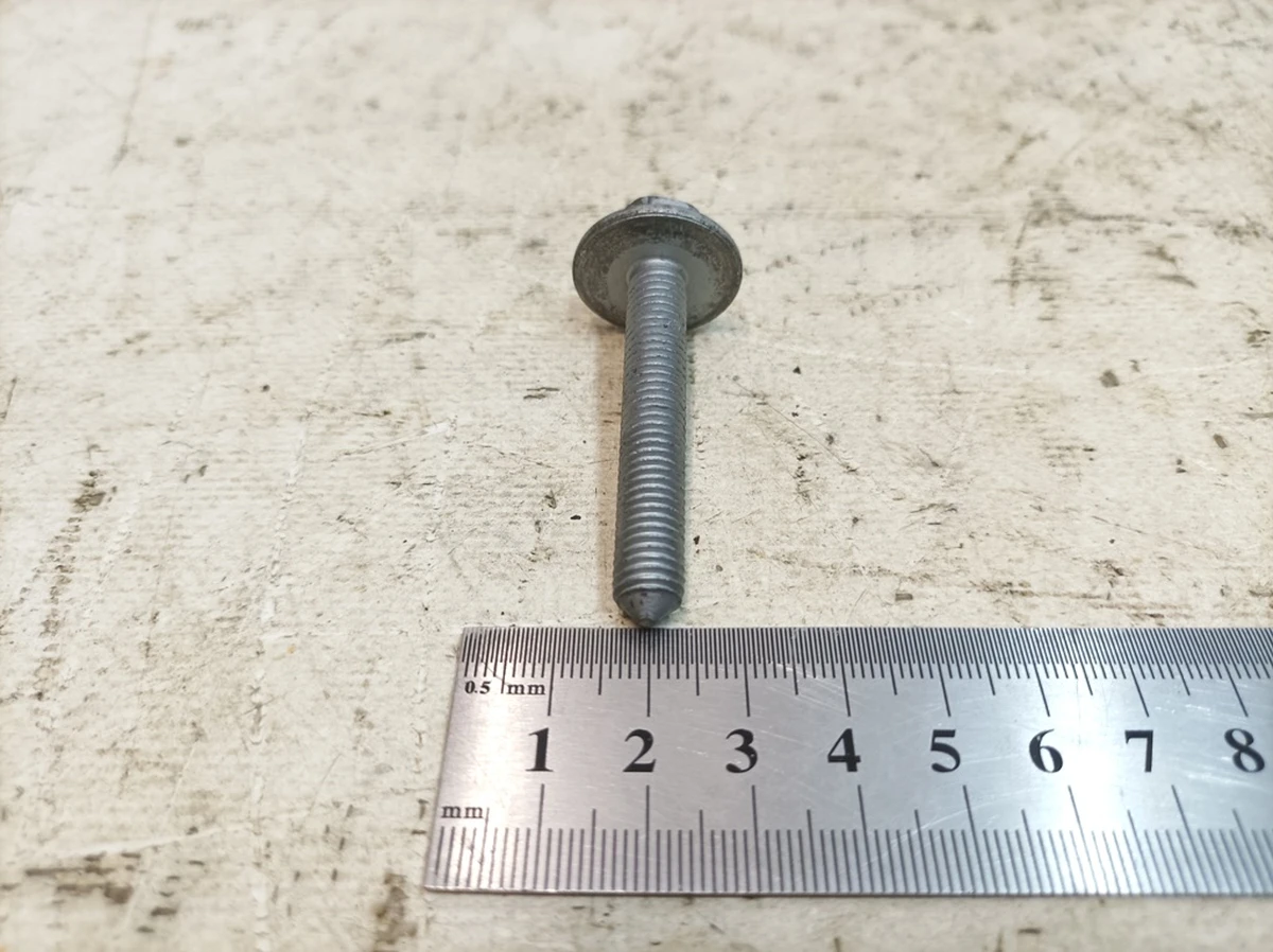 Винт с шестигранной головкой M8X50 Porsche Taycan PAF912040