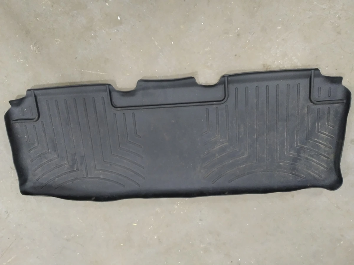 Floor rubber mat 2nd row of seats Tesla model S REST 1047582-00-Z
