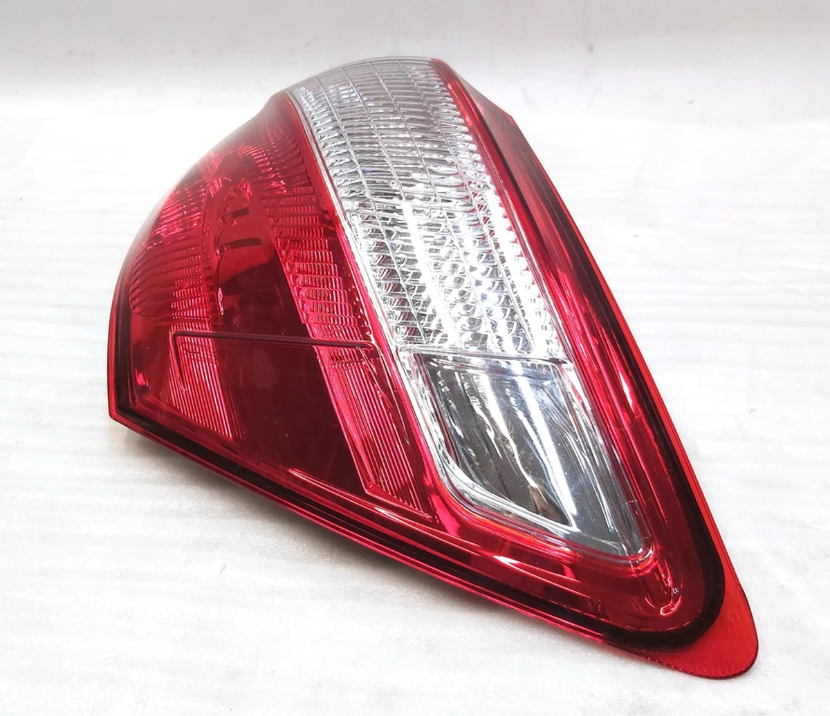 Ліхтар світлодіодний задній правий у зборі Nissan Qashqai SE262010005 RH