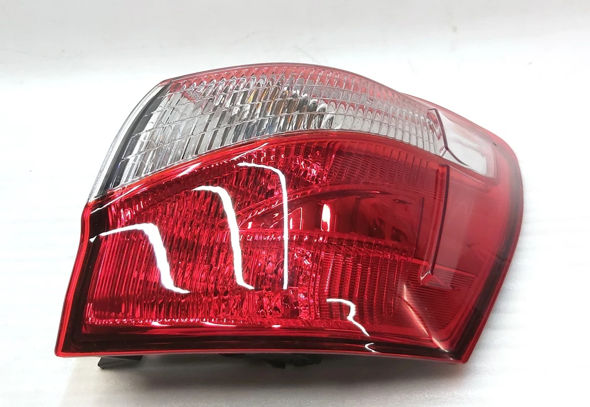 Ліхтар світлодіодний задній правий у зборі Nissan Qashqai SE262010005 RH