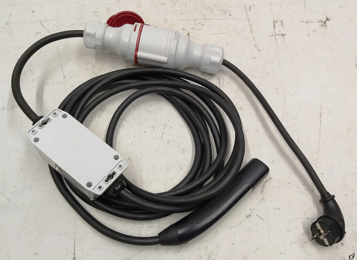 1 Universal mobile charger 32A SMART MINI ENERGY STAR