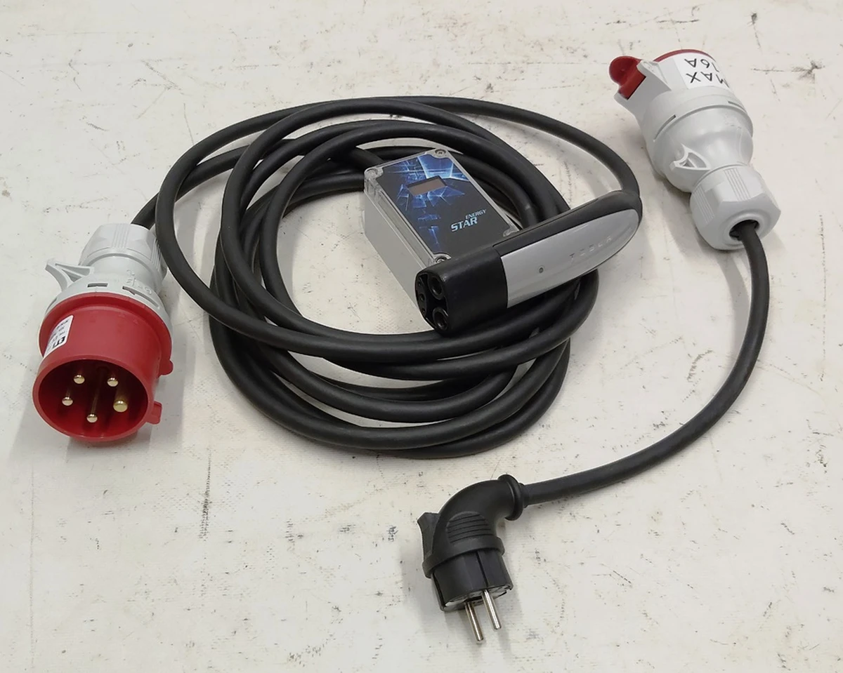 1 Universal mobile charger 32A SMART MINI ENERGY STAR