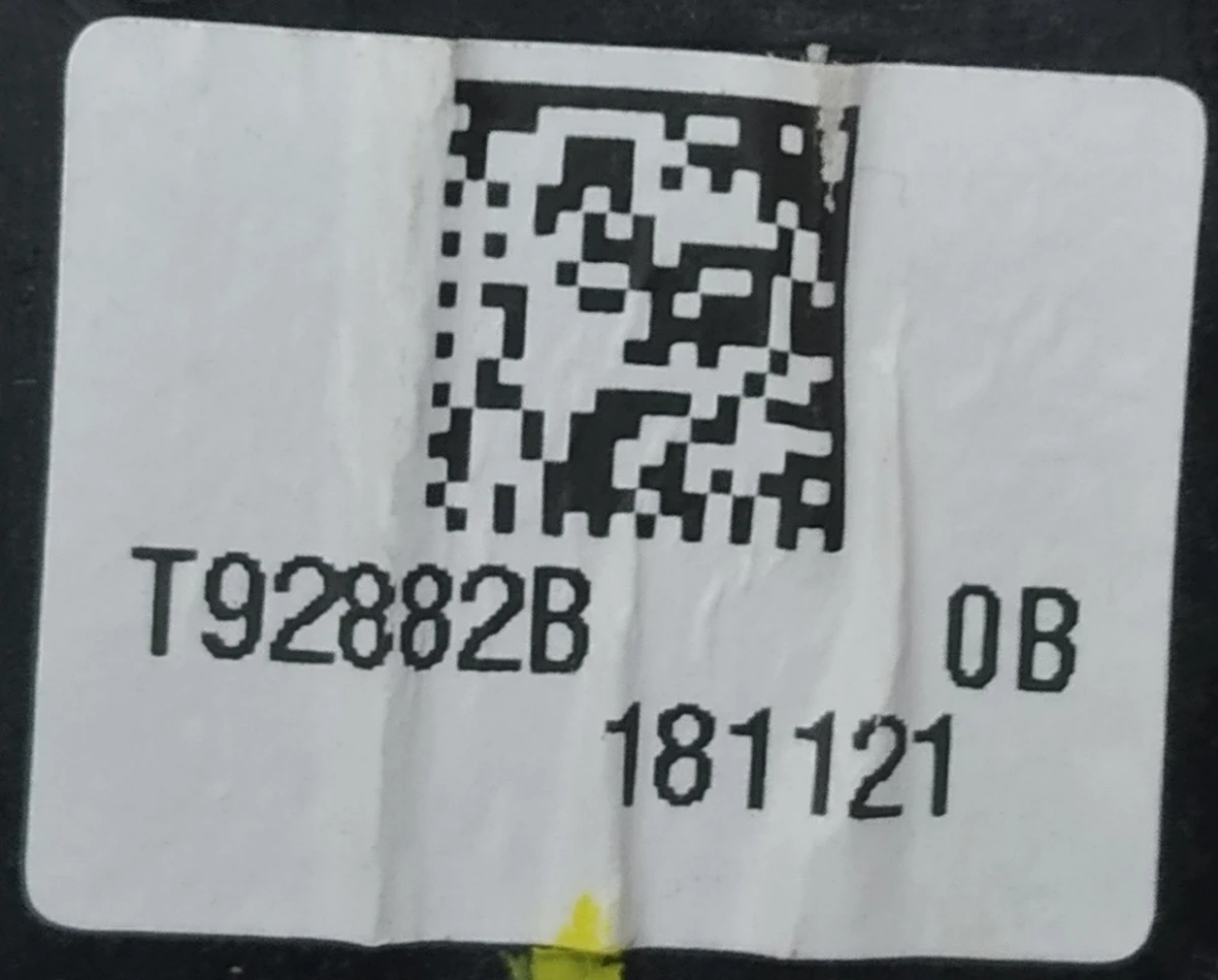 6 Actuator (marks "1" and "2") of the air conditioner (heater) of the Tesla model 3 1099999-00-H