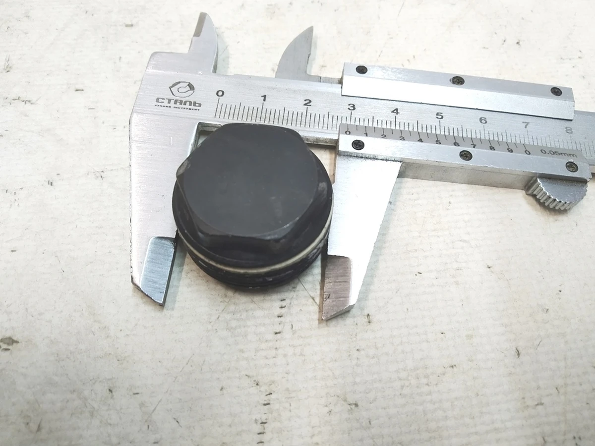 1 Заглушка черв'ячного вала Tesla model S REST, model X, model 3, model Y 1070801, 1044831