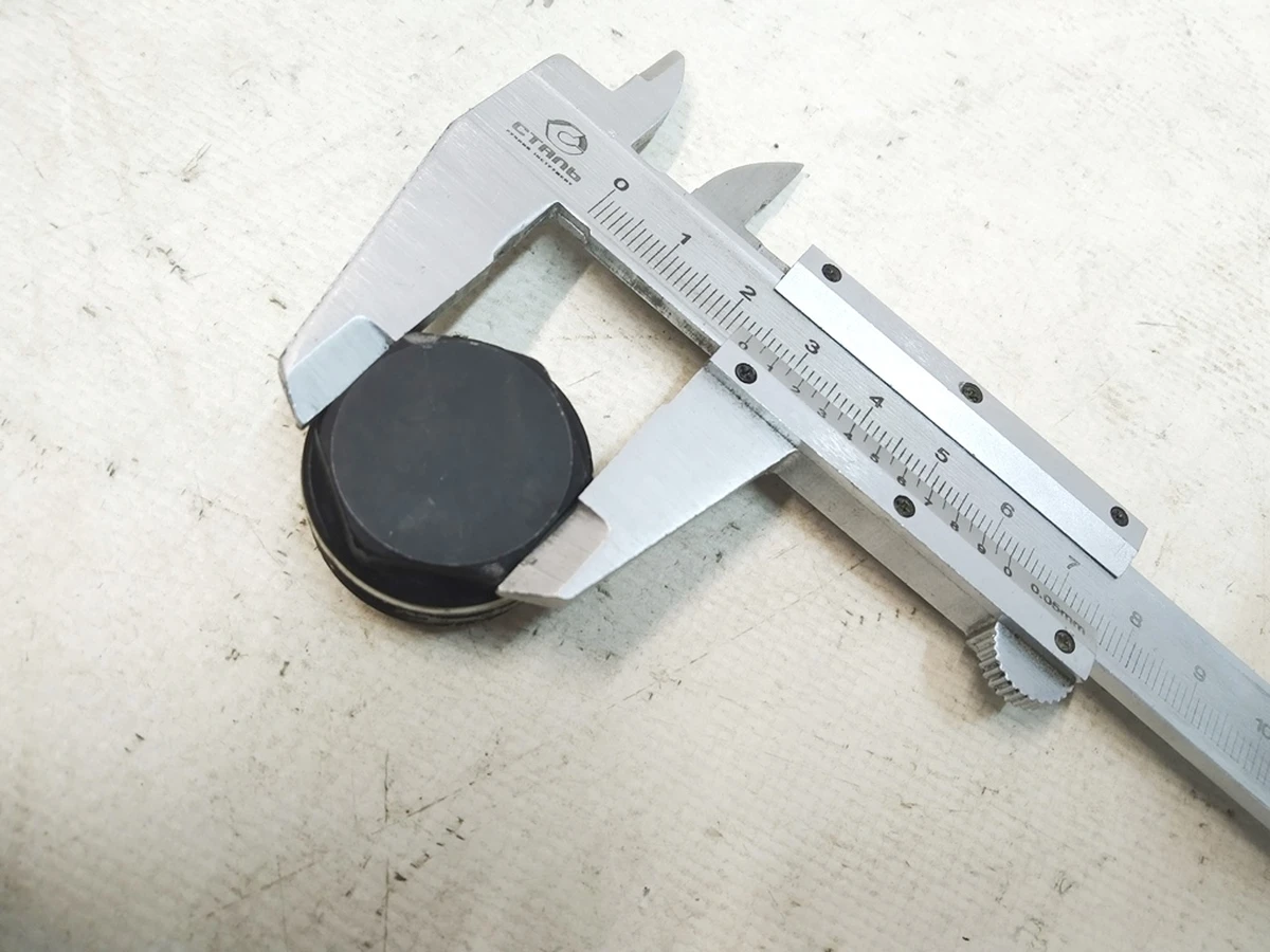 1 Заглушка черв'ячного вала Tesla model S REST, model X, model 3, model Y 1070801, 1044831