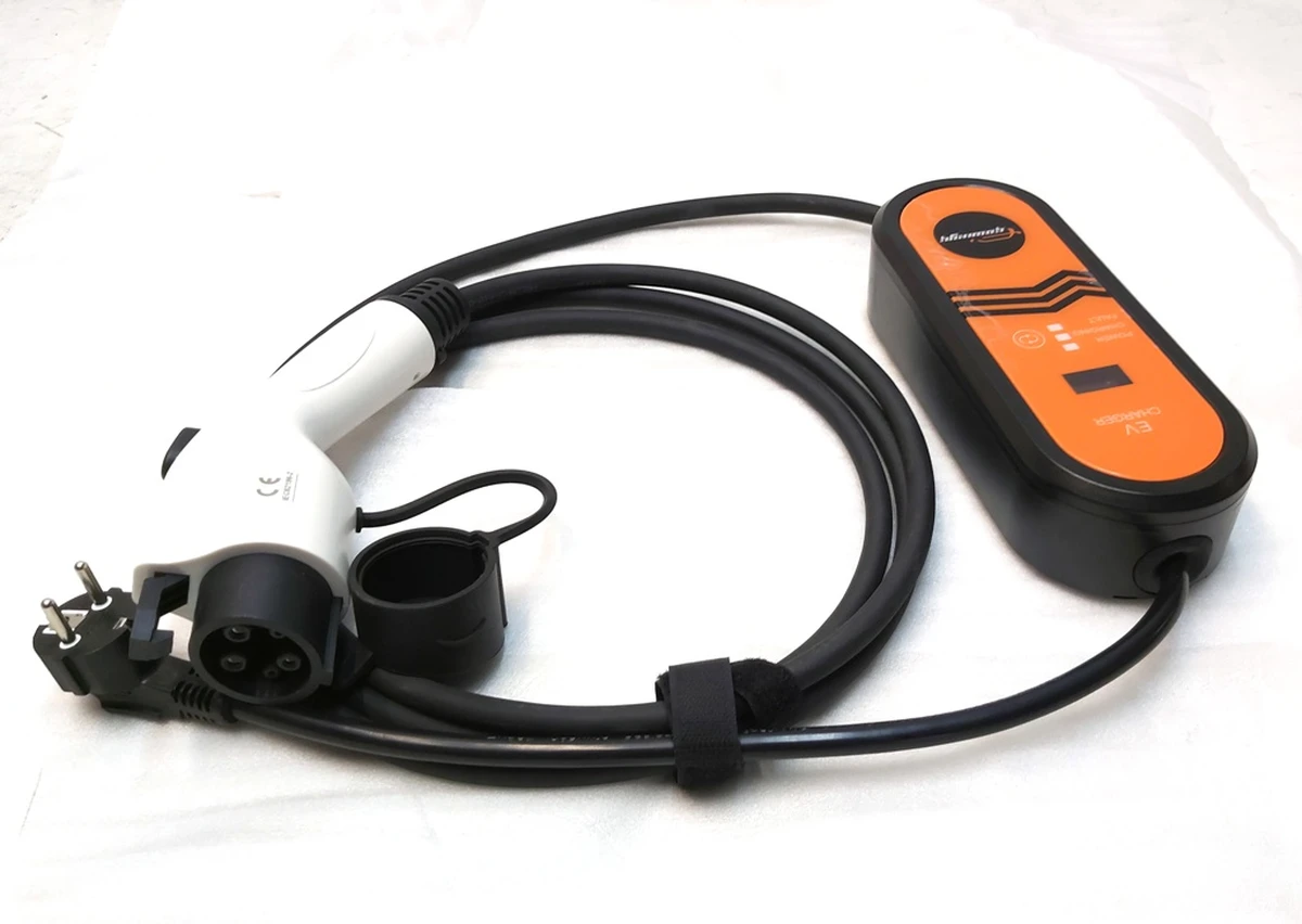 1 UNIVERSAL MOBILE CONNECTOR, GUWIEYG TYPE1 8A-16A 110V-240V 3,5 kW 3,5 м Tesla all models UMC GUWIEYG AE