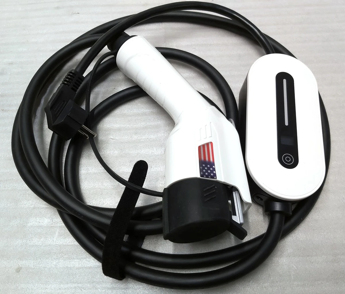 1 UNIVERSAL MOBILE CONNECTOR, IPENGEN Type1 EV 16A 80V-230V 3.5kW Tesla all models UMC IPN