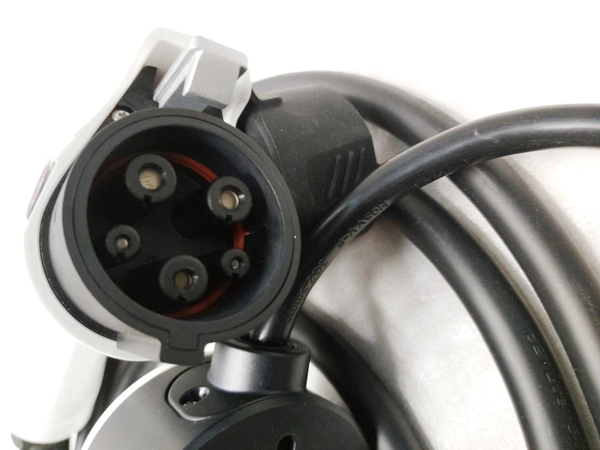 1 UNIVERSAL MOBILE CONNECTOR, IPENGEN Type1 EV 16A 80V-230V 3.5kW Tesla all models UMC IPN