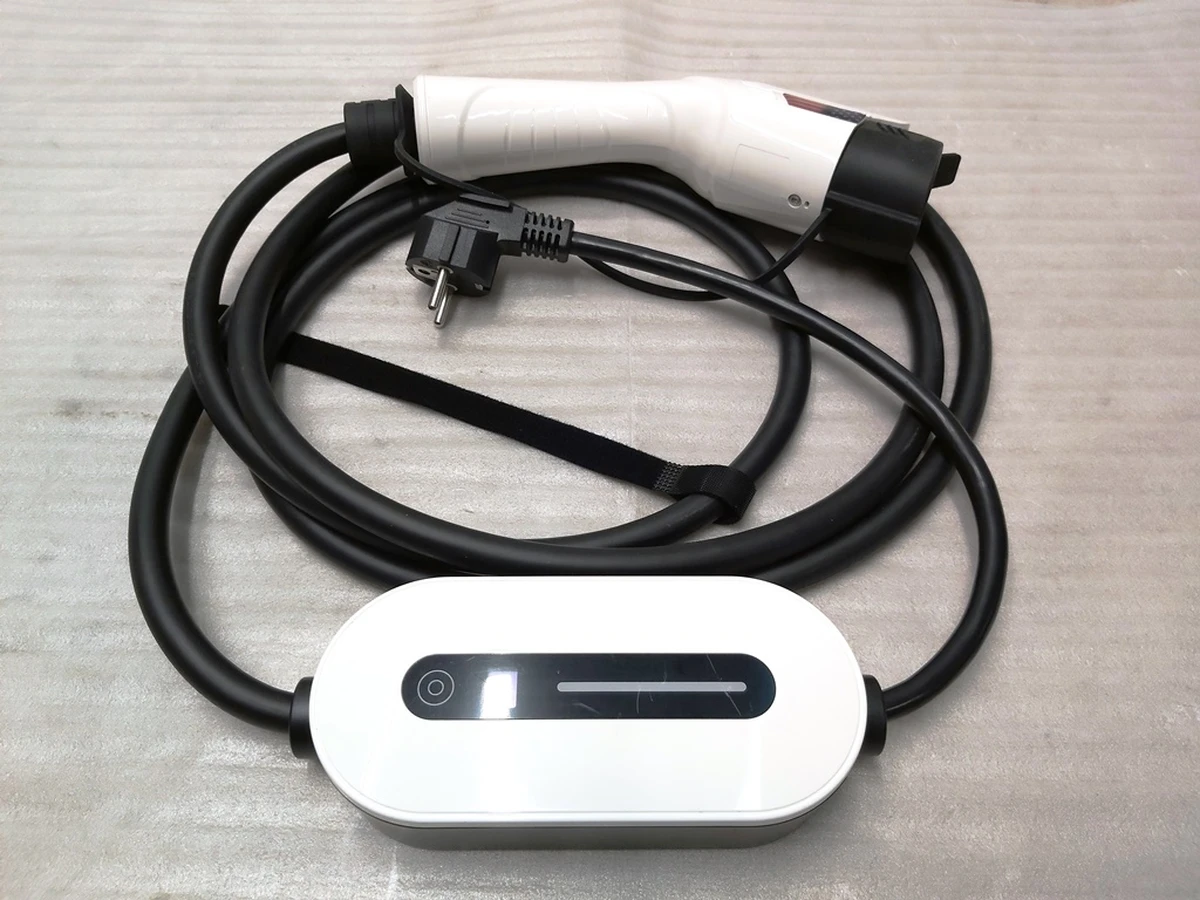 1 UNIVERSAL MOBILE CONNECTOR, IPENGEN Type1 EV 16A 80V-230V 3.5kW Tesla all models UMC IPN