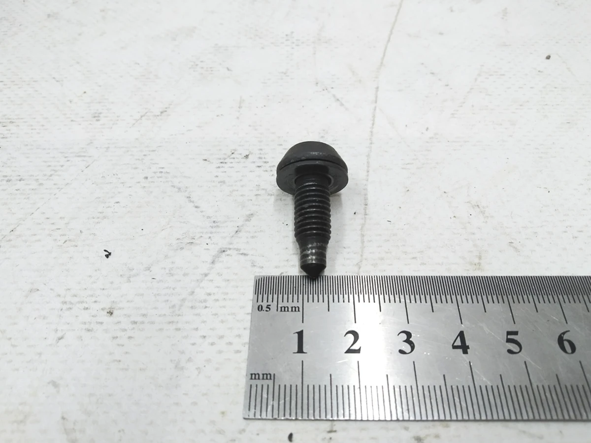 Гвинт із циліндричною округленою головкою Torx із шайбою Audi E-tron WHT003497