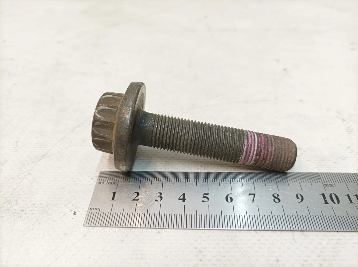 Болт 12-гранный с буртиком Volkswagen E-GOLF WHT005437