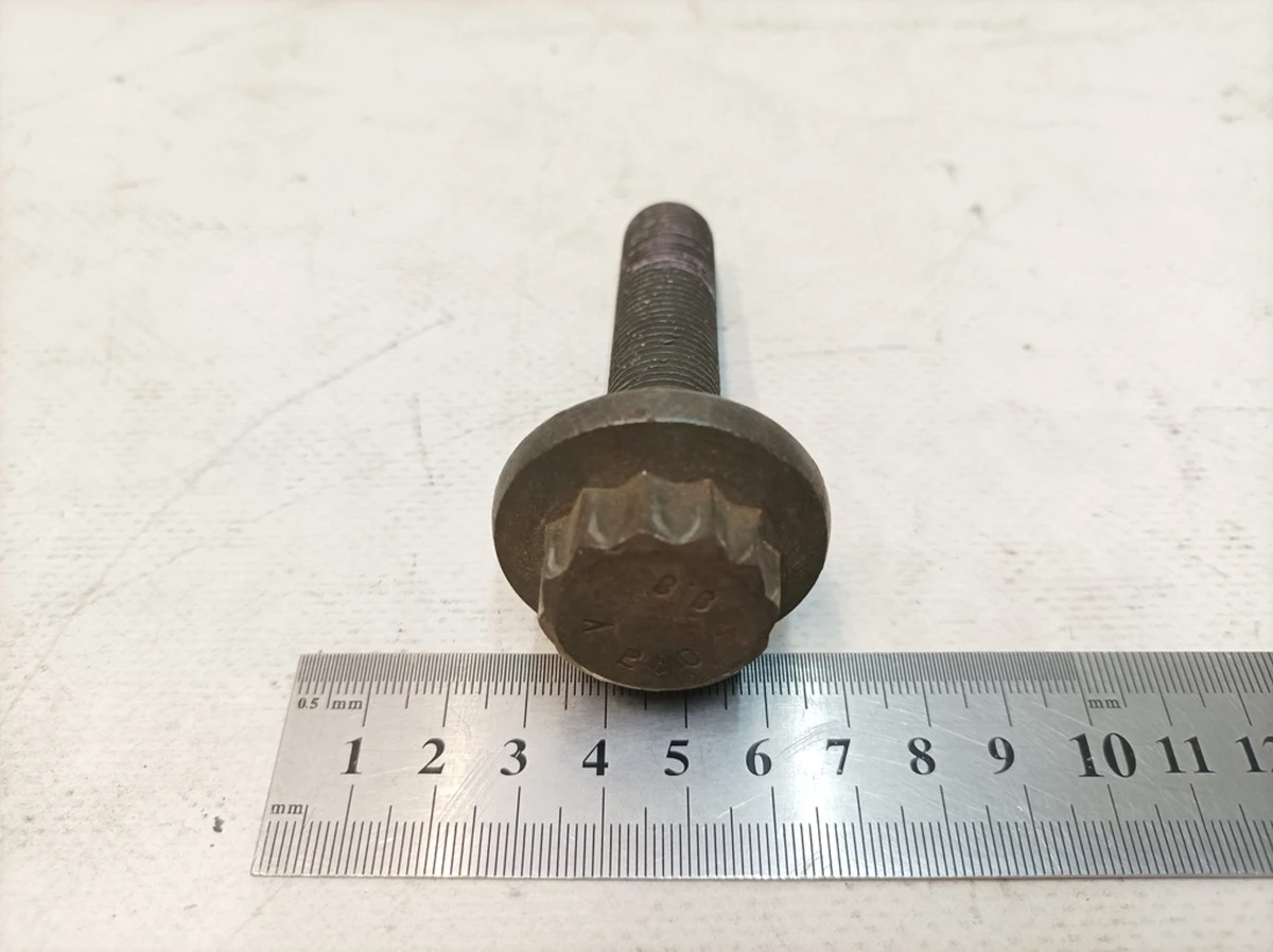 Болт 12-гранный с буртиком Volkswagen E-GOLF WHT005437