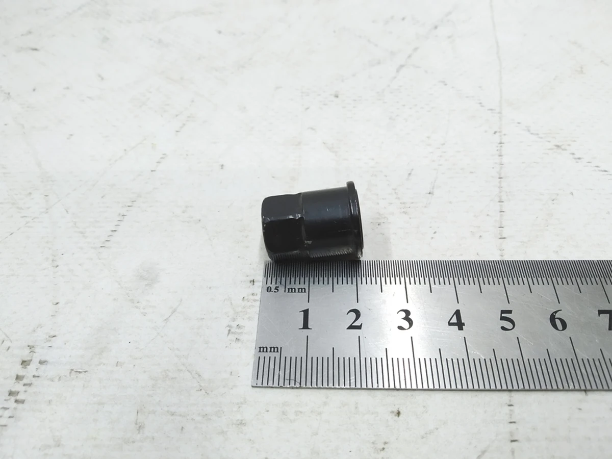 Гайка колпачковая приварной шпильки M8 Audi E-tron WHT006925