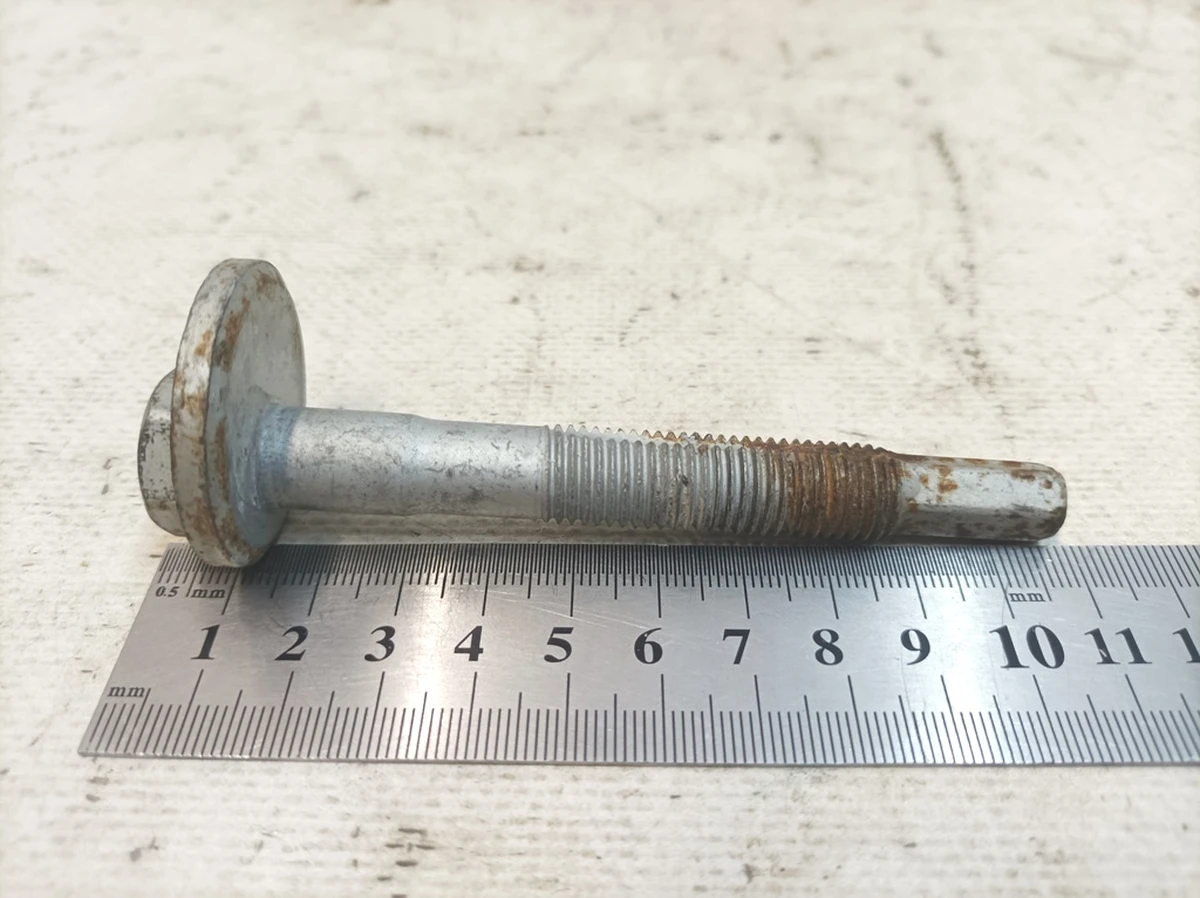 Болт эксцентриковый с шестигранной головкой M12X1,5X96 Audi Q7 WHT007090