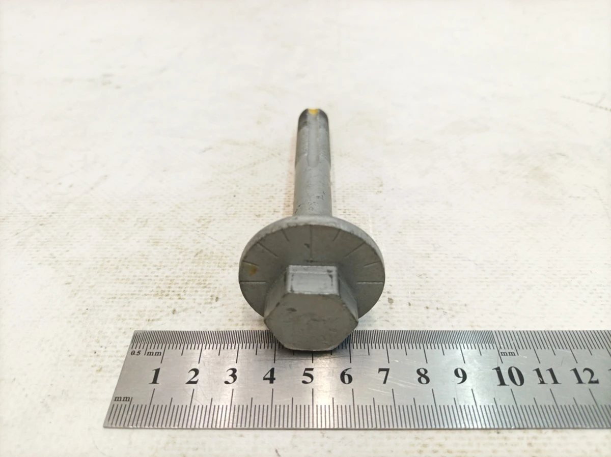 Болт эксцентриковый M14X1,5X105 Porsche Taycan WHT007646