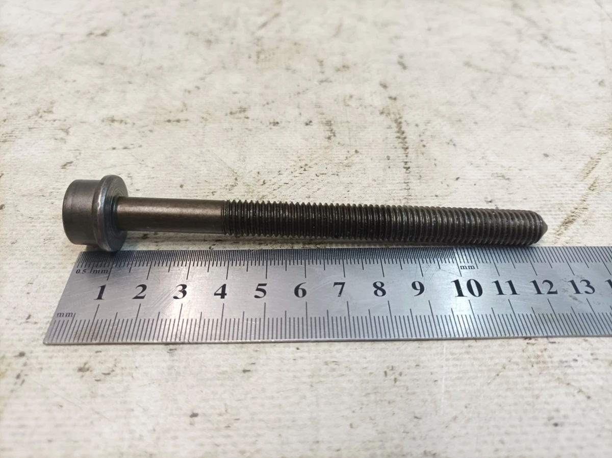 Винт с цилиндрической головкой с внутренним многогранником М10Х115Х85 Audi Q7 WHT009271