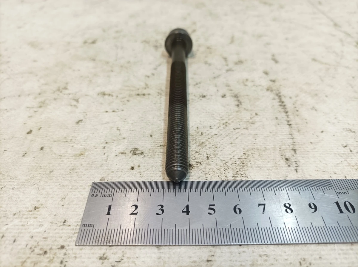 Винт с цилиндрической головкой с внутренним многогранником М10Х115Х85 Audi Q7 WHT009271