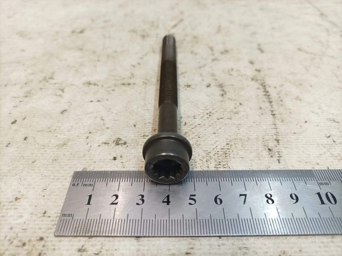 Винт с цилиндрической головкой с внутренним многогранником М10Х115Х85 Audi Q7 WHT009271