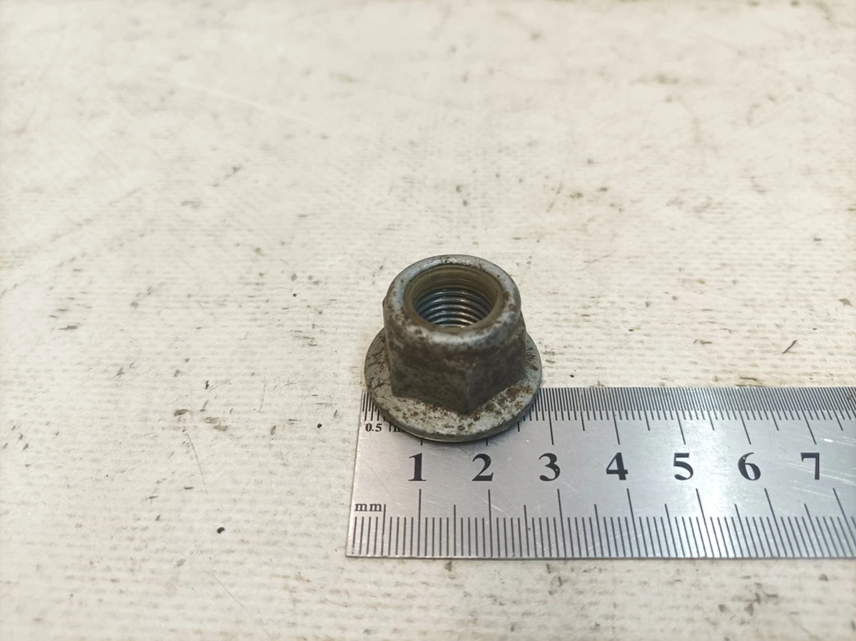 Гайка шестигранная самоконтрящаяся М14Х1,5 Audi Q7 WHT010234