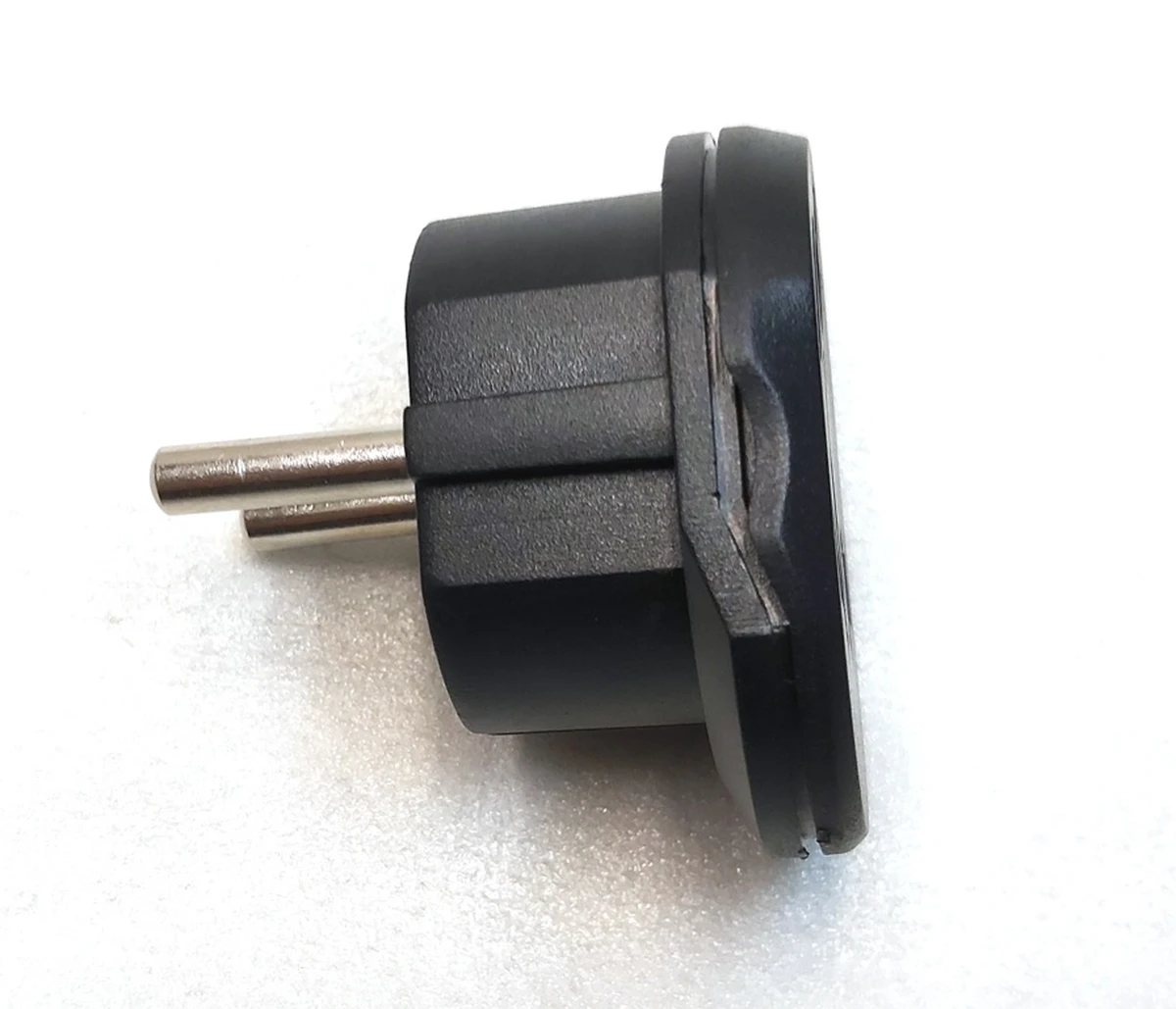 Вилка-перехідник високовольтна 250V 16A EU WN18 BLACK для смарт адаптера Tesla all models 1099345-10-C