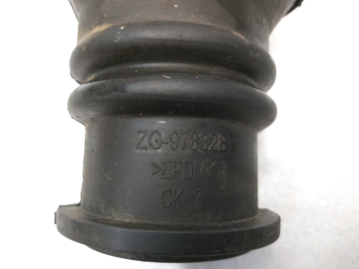 Steering column cardan shaft boot Tesla model 3 1044811