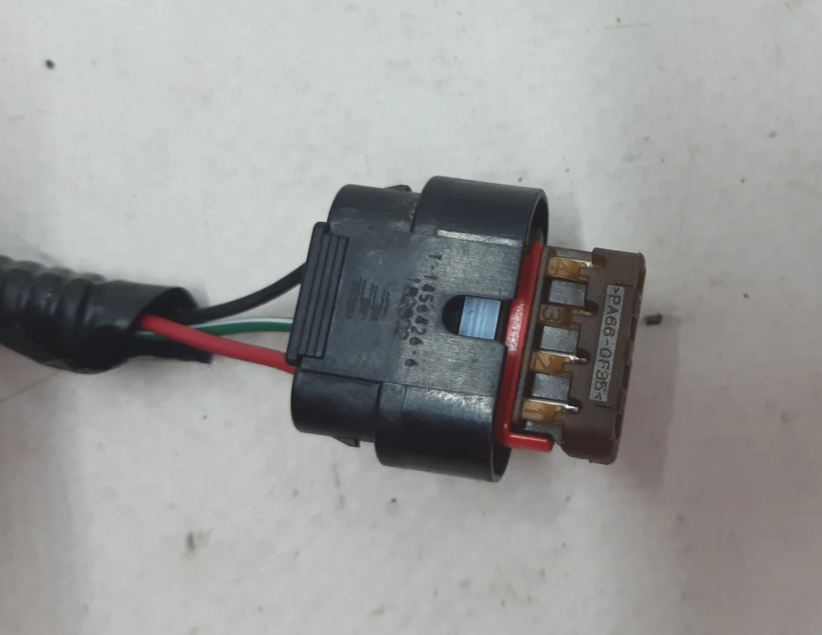 Electrical wiring connector main front Tesla model X 2572447-00-B